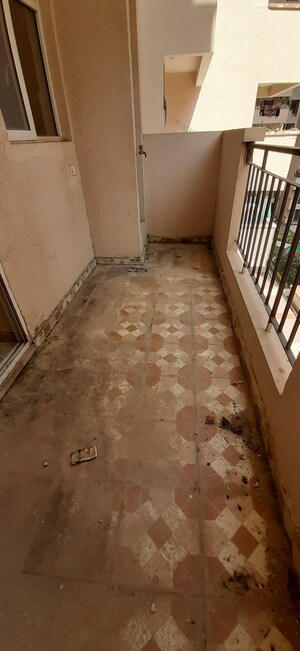 Kitchen in 3 BHK Apartment at Land Craft Golf Links Apartment Phase 2, Pandav Nagar – for Sale