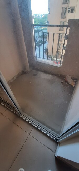 Furnished Amenities in 3 BHK Apartment at Land Craft Golf Links Apartment Phase 2, Pandav Nagar – for Sale