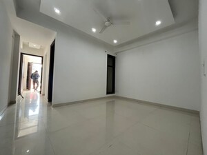 Room in 3 BHK Apartment at Palm Residency Chhatarpur, Chattarpur – for Rent