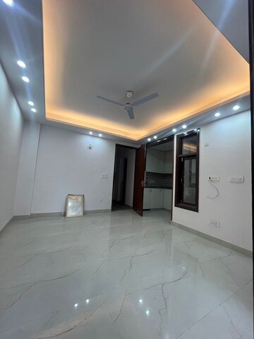 Room in 3 BHK Apartment at Palm Residency Chhatarpur, Chattarpur – for Rent