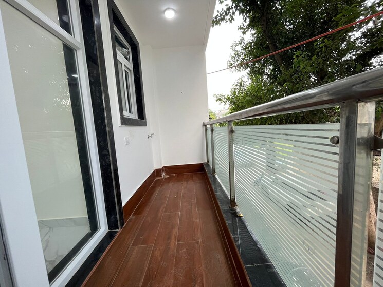 Balcony, palm-residency-chhatarpur 3 Bedroom 1350 Sq.Ft. Apartment In Chattarpur Delhi 9312739
