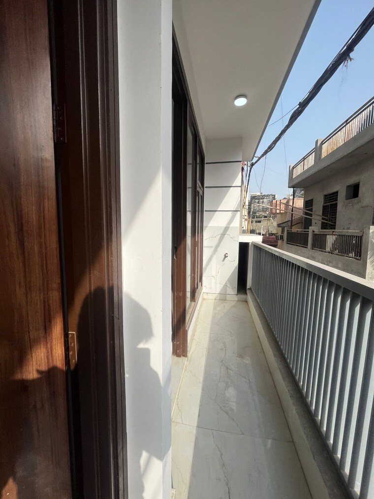 Balcony, palm-residency-chhatarpur 3 Bedroom 1350 Sq.Ft. Apartment In Chattarpur Delhi 9312739