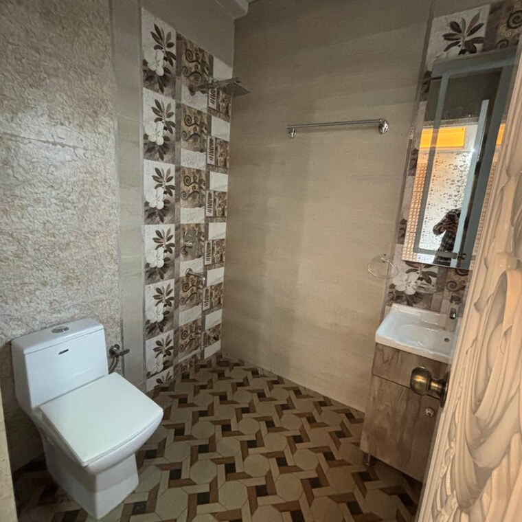 Bathroom, ansal-florence-villa 3 Bedroom 2700 Sq.Ft. Builder Floor In Sushant Lok Iii Gurgaon 9312758