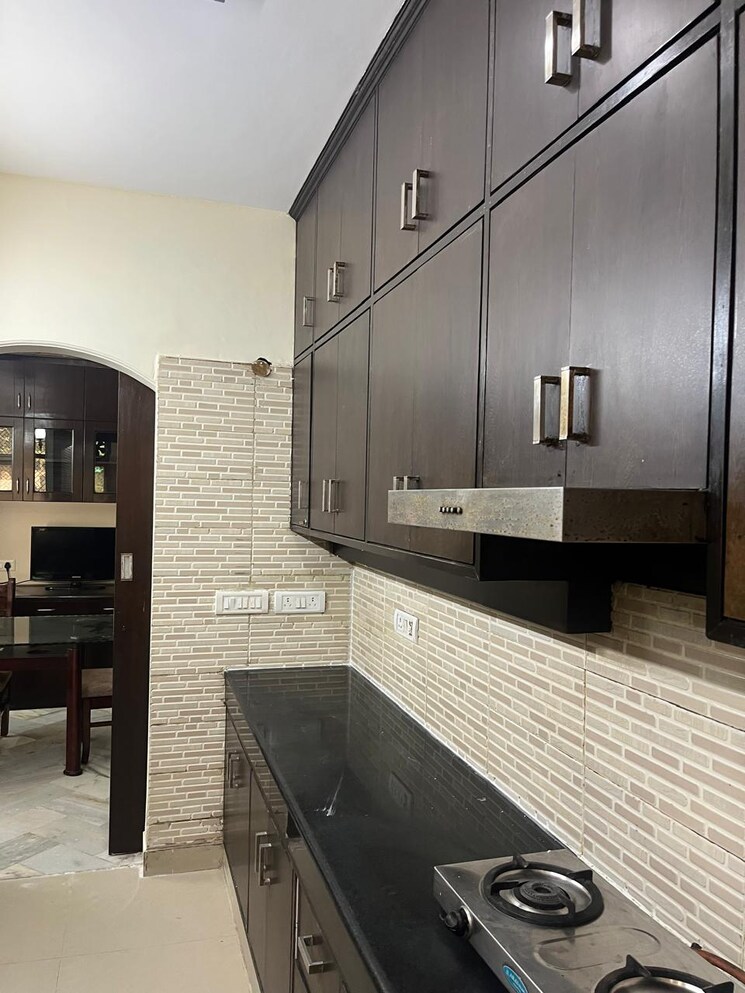 Kitchen, dlf-city-phase-iv 2 Bedroom 1200 Sq.Ft. Builder Floor In Dlf Phase iv Gurgaon 9312751