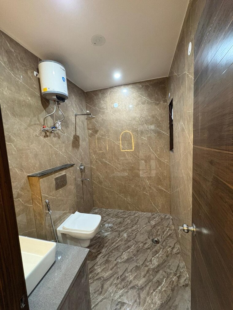 Bathroom, unitech-uniworld-gardens-2 1 RK 204 Sq.Ft. Apartment In Sector 47 Gurgaon 9312782