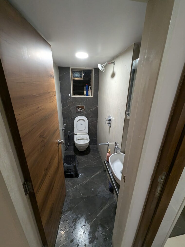 Attached Bathroom, om-sai-chs-chembur 2 Bedroom 655 Sq.Ft. Apartment In Chembur Mumbai 9312786