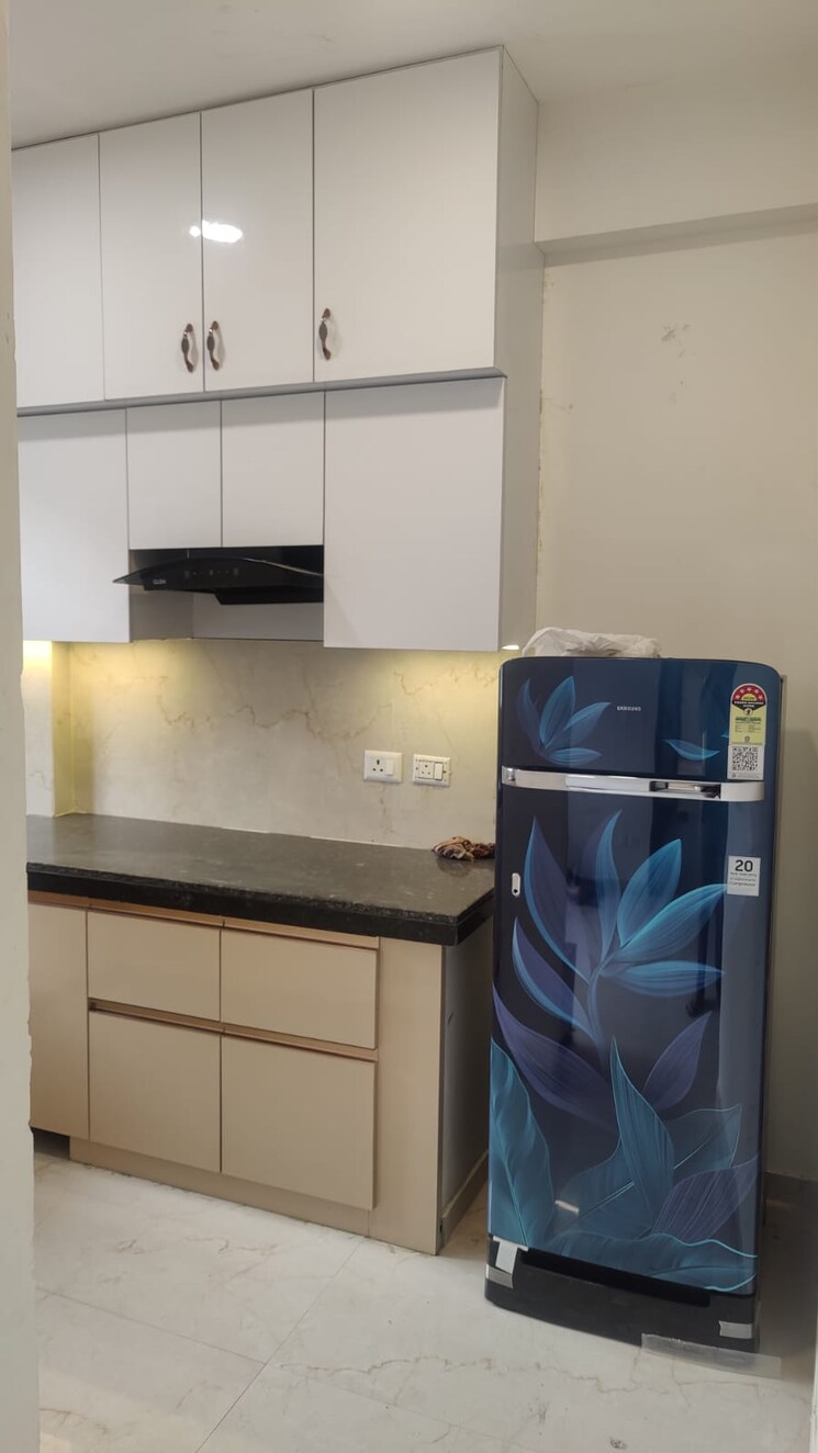 Kitchen, smart-world-gems 2.5 Bedroom 1200 Sq.Ft. Builder Floor In Sector 89 Gurgaon 9312799