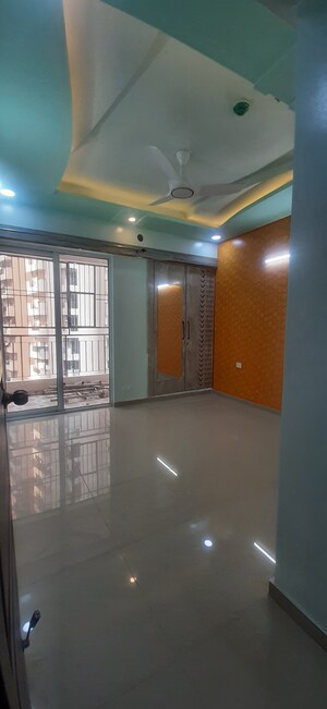 Furnished Amenities in 3 BHK Apartment at Land Craft Golf Links Apartment Phase 2, Pandav Nagar – for Rent