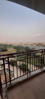 3 BHK 1600 Sq.Ft. Apartment in Land Craft Golf Links Apartment Phase 2