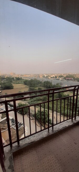 3 BHK Apartment For Rent in Land Craft Golf Links Apartment Phase 2, Pandav Nagar