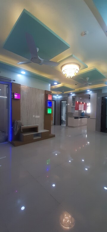 Furnished Amenities in 3 BHK Apartment at Land Craft Golf Links Apartment Phase 2, Pandav Nagar – for Rent