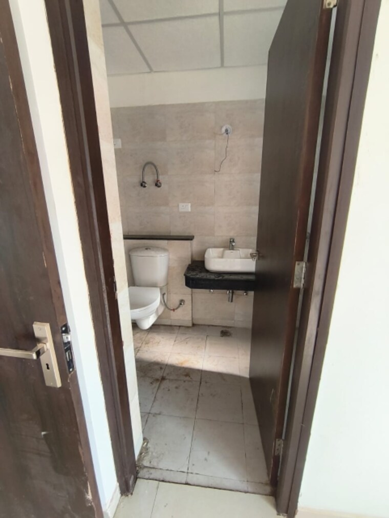 Master Bedroom, shri-radha-aqua-garden 2 Bedroom 1050 Sq.Ft. Apartment In Sector 16b Greater Noida Greater Noida 9312826