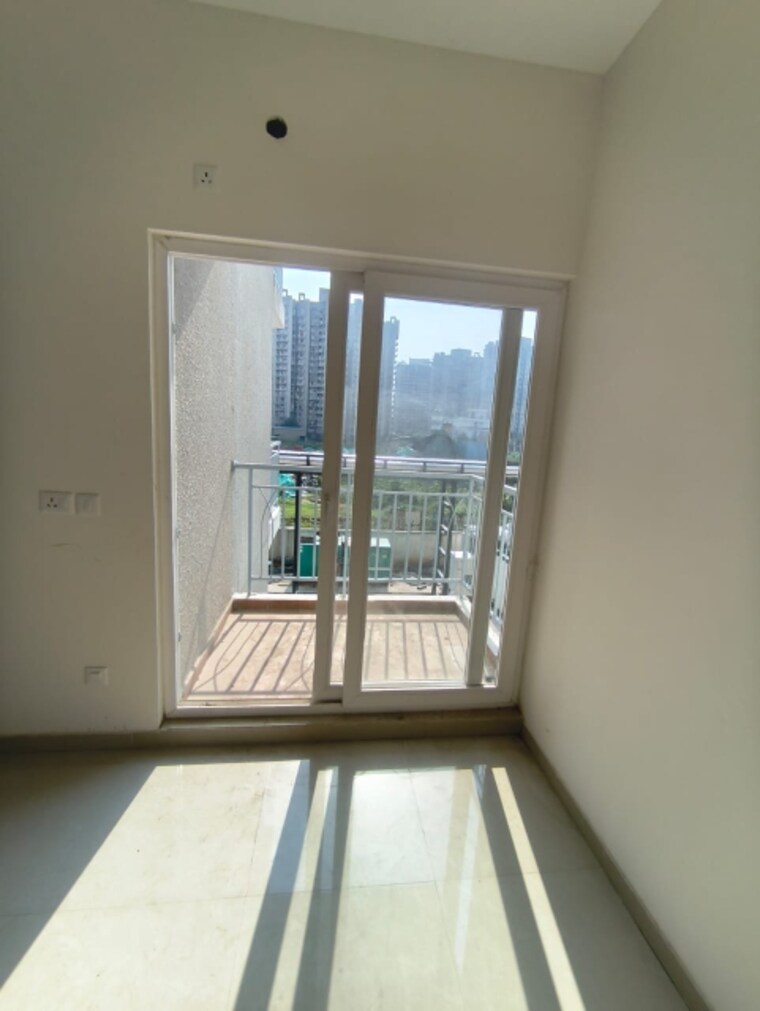 Room, shri-radha-aqua-garden 2 Bedroom 1050 Sq.Ft. Apartment In Sector 16b Greater Noida Greater Noida 9312826