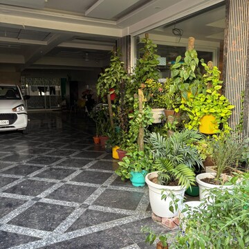 Parking in 3 BHK Builder Floor at Ansal Royal Residency, Golf Course Extension – for Rent