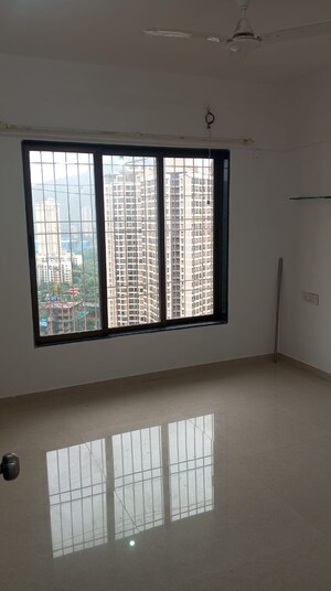 2 BHK Apartment For Rent in Yashraj Park CHS, Kasarvadavali