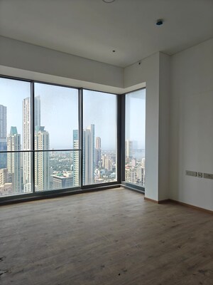 Room in 4 BHK Apartment at Rustomjee Crown, Prabhadevi – for Rent