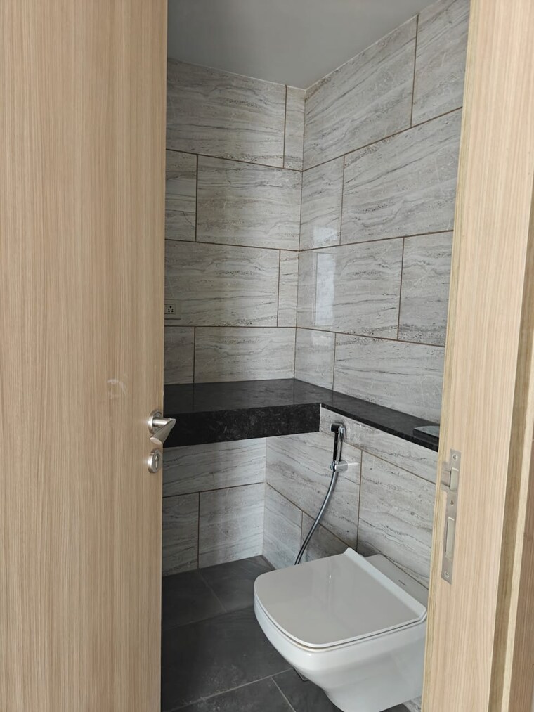 Bathroom, rustomjee-crown 4 Bedroom 2150 Sq.Ft. Apartment In Prabhadevi Mumbai 9312840