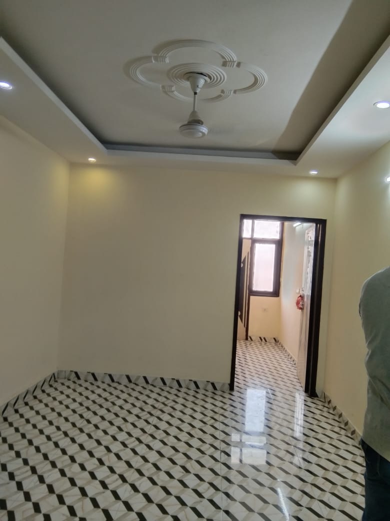 3 BHK + Pooja Room Apartment For Rent in Chattarpur Extention