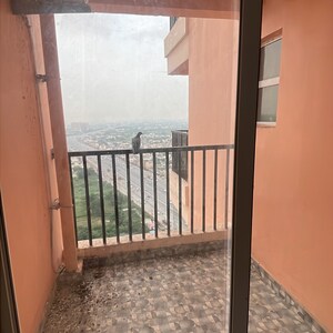 Room in 2 BHK Apartment at Landcraft Golflinks Plaza, Pandav Nagar – for Rent