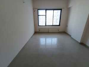 Room in 2 BHK Apartment at Goyal Green Woods, Andheri East – for Rent