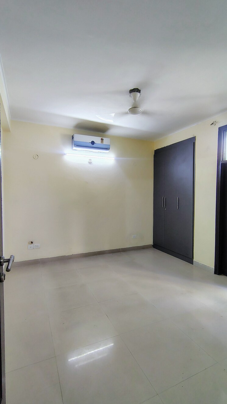 Room, m3m-atrium 3.5 Bedroom 2700 Sq.Ft. Builder Floor In Sector 57 Gurgaon 9312915