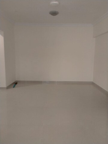 Room in 3 BHK Apartment at Palazzo Heights, Khar West – for Rent