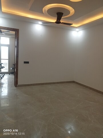 Room in 2 BHK Builder Floor at Sarfabad Village – for Sale