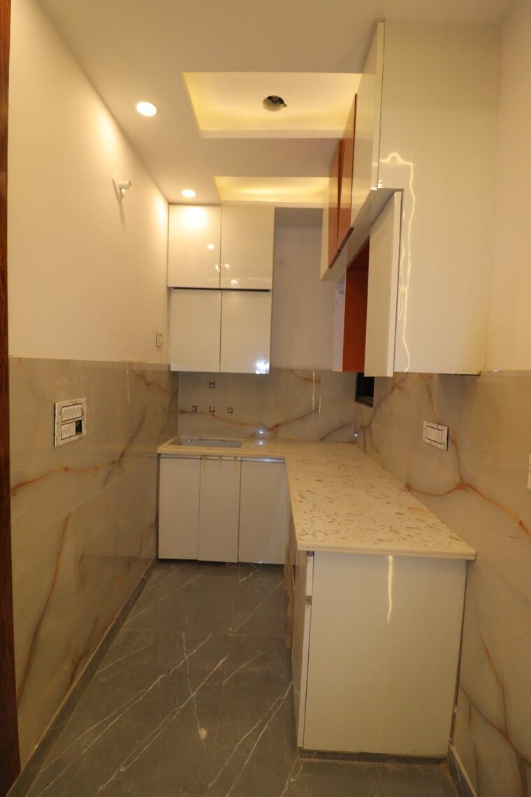 Bathroom, dwarka mor 2.5 Bedroom 700 Sq.Ft. Builder Floor In Dwarka Mor Delhi 9312947