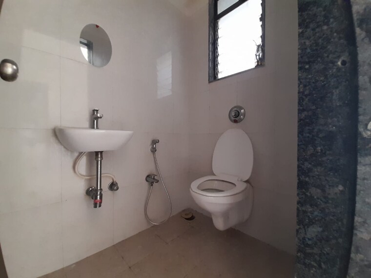 Bathroom, gulmohar-chs-goregaon 1 Bedroom 420 Sq.Ft. Apartment In Goregaon West Mumbai 9312960