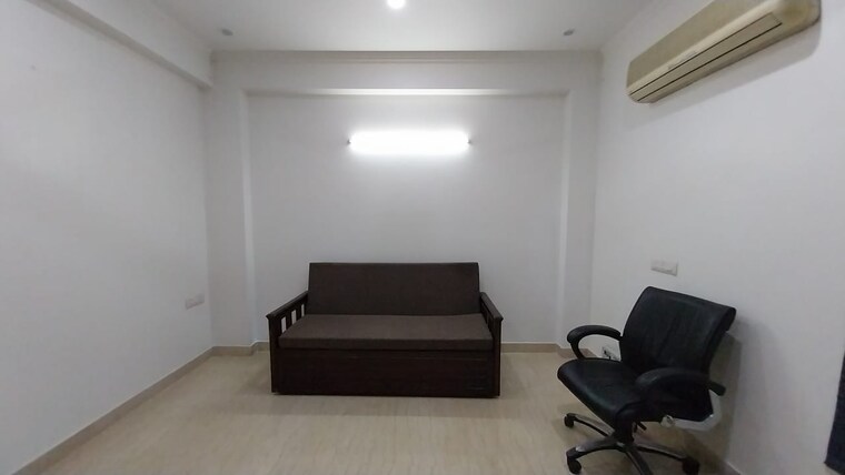 Living Room, defence colony 3 Bedroom 2000 Sq.Ft. Apartment In Defence Colony Delhi 9312944