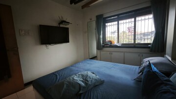 Bedroom in 2.5 BHK Apartment at Chembur – for Rent