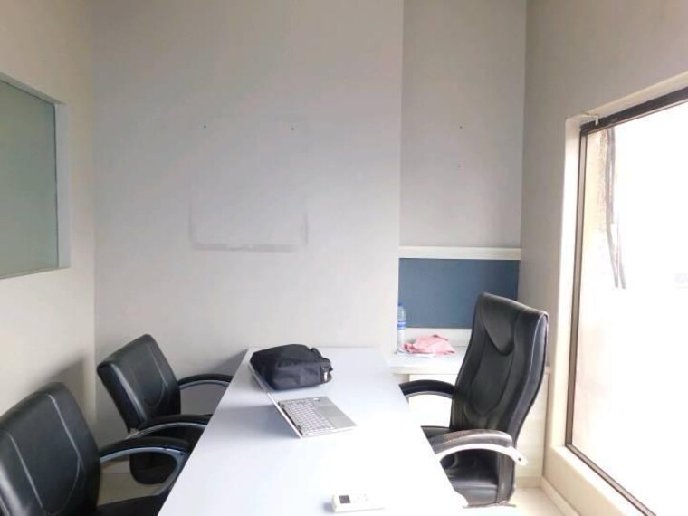 Team Area, range-heights Commercial Office Space 650 Sq.Ft. In Jogeshwari West Mumbai 9313076
