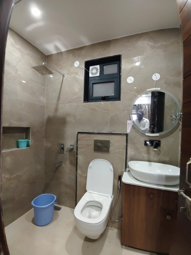 Bathroom, sector 22 3 Bedroom 1926 Sq.Ft. Builder Floor In Sector 22 Gurgaon 9313385