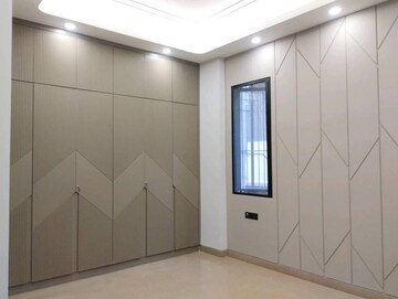 Room in 4 BHK Builder Floor at Greater Kailash I – for Rent