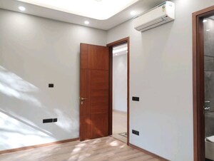 Room in 4 BHK Builder Floor at Greater Kailash I – for Rent