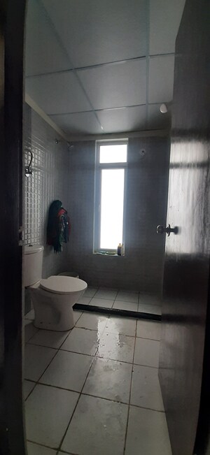 Furnished Amenities in 3 BHK Apartment at Land Craft Golf Links Apartment Phase 2, Pandav Nagar – for Sale