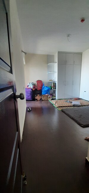 Furnished Amenities in 3 BHK Apartment at Land Craft Golf Links Apartment Phase 2, Pandav Nagar – for Sale