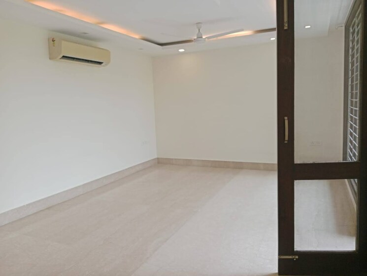 Room, greater kailash i 3 Bedroom 1800 Sq.Ft. Builder Floor In Greater Kailash I Delhi 9313018