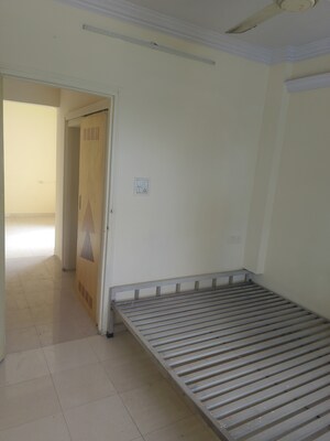 Room in 1 BHK Apartment at Vastu Anand Apartment, Kalwa – for Rent