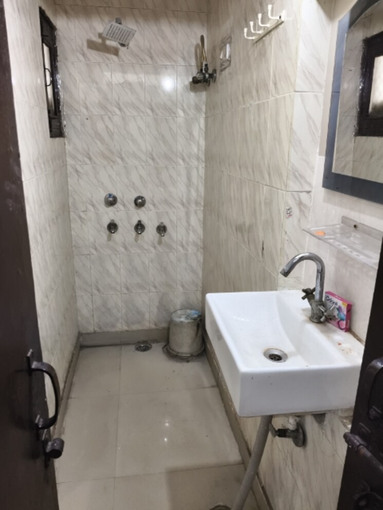 Bathroom, dwarka Studio 250 Sq.Ft. Apartment In Dwarka Delhi 9313089