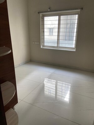 Room in 2.5 BHK Apartment at Vasavi Solitaire Heights, Ameerpet – for Rent