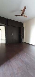 3 BHK 1450 Sq.Ft. Apartment in Land Craft Golf Links Apartment Phase 2