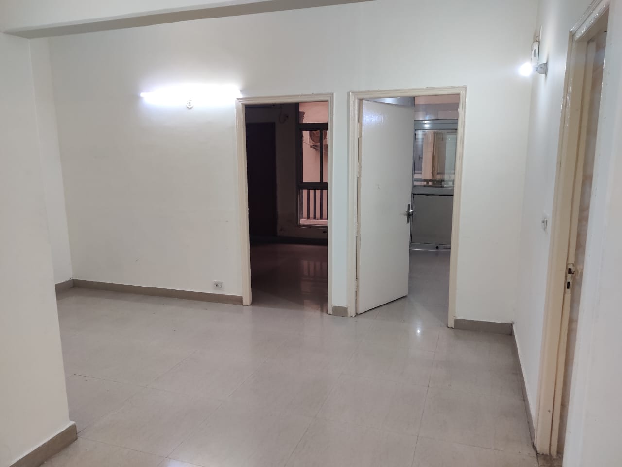 3 BHK + Extra Room Apartment For Rent in Amrapali Terrace Homes