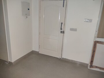 Room in 3 BHK Apartment at Amrapali Terrace Homes, Tech Zone 4 Greater Noida – for Rent