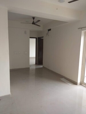 Room in 3 BHK Apartment at Amrapali Terrace Homes, Tech Zone 4 Greater Noida – for Rent