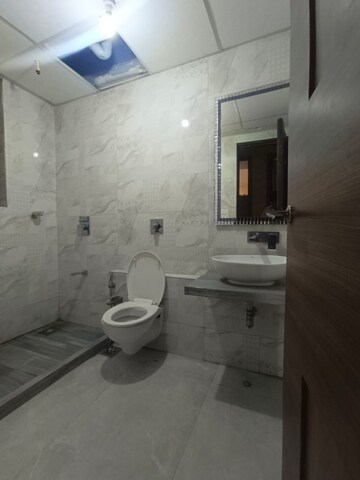 Bathroom in 2 BHK Apartment at Kukreja Chembur Heights 2, Chembur – for Sale