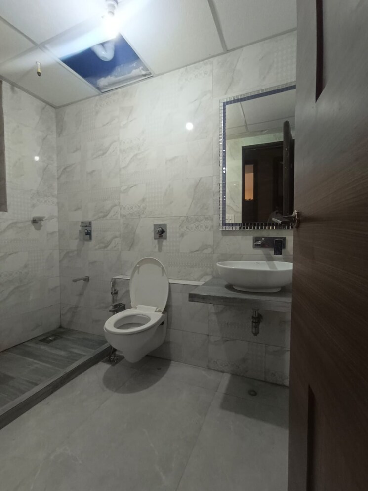 Bathroom, kukreja-chembur-heights-2 2 Bedroom 897 Sq.Ft. Apartment In Chembur Mumbai 9313068