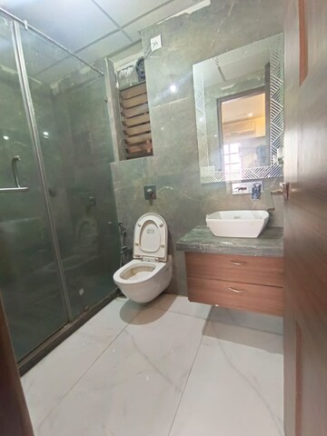 Bathroom in 2 BHK Apartment at Kukreja Chembur Heights 2, Chembur – for Sale