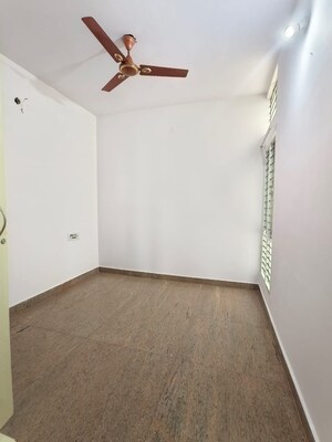 Room in 2 BHK Builder Floor at Hsr Layout – for Rent
