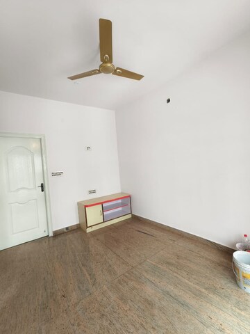 Room in 2 BHK Builder Floor at Hsr Layout – for Rent